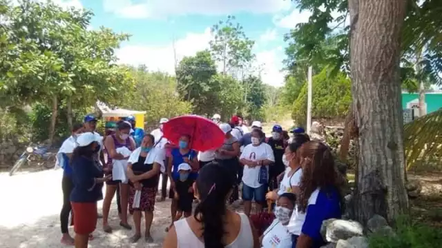 Bomberos y gente de intendencia, entre otros empleados municipales de Ukum se quedaron sin trabajo