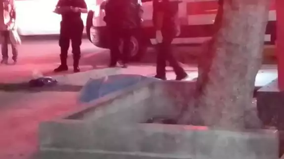 Hombre de 50 años de edad pierde la vida afuera de una tienda