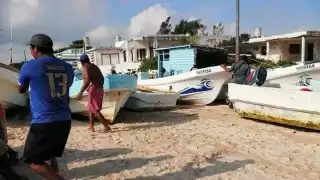 Pescadores de Chicxulub aprovecharon los reclamos para recordarle a la autoridad que siguen esperando el refugio pesquero