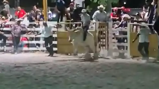 Los habitantes de la localidad son muy aficionados del jaripeo.