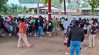 El cuarto día de escuela se vio afectado por la decisión de los padres de familia
