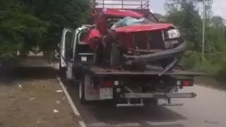 A pesar de la destrucción de su vehículo, el conductor salió sufriendo solo heridas menores