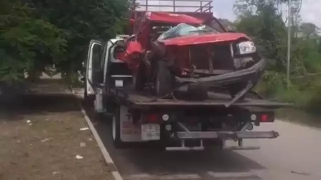 A pesar de la destrucción de su vehículo, el conductor salió sufriendo solo heridas menores