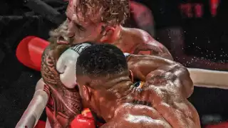Anthony Joshua noquea a Jake Paul y le rompe la mandíbula por partida doble; Lanza mensaje al Canelo