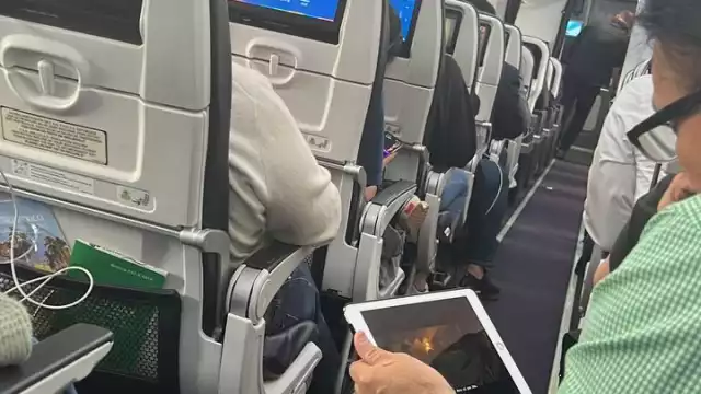 Los pasajeros tuvieron que esperar en el avión en la CDMX por más de 5 horas