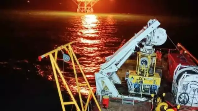 Un barco cercano logró captar el momento de la explosión