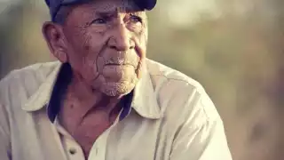 Don Cuco lleva 83 años curando con plantas en Acanceh