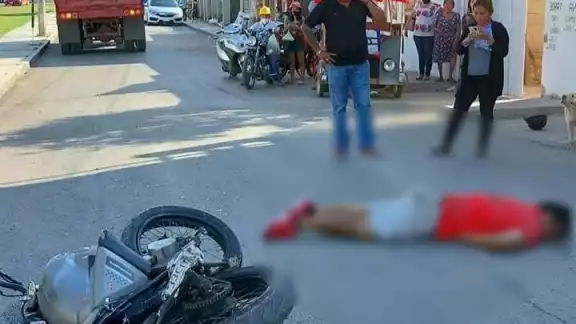 Este hecho de tránsito se registró alrededor de las 15:30 horas cuando a través de una llamada telefónica Este hecho de tránsito se registró alrededor de las 15:30 horas cuando a través de una llamada telefónica