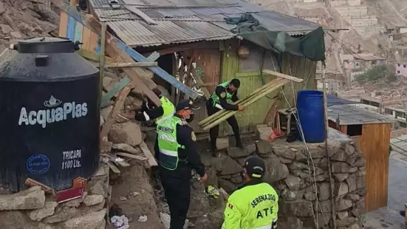 Sismo de magnitud 5.6 sacude a Lima, Perú: Sismo de magnitud 5.6 sacude a Lima, Perú: