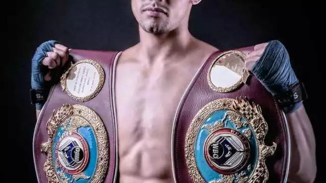 Moisés Fuentes debutó en 2010 y al poco tiempo comenzó a coleccionar títulos de boxeo