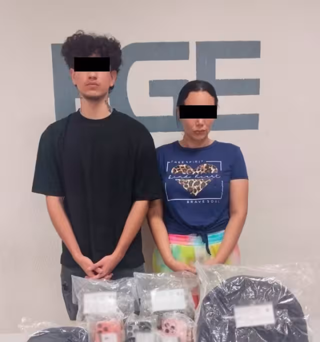 Los detenidos tenían en su poder bolsas de drogas, al parecer mariguana.