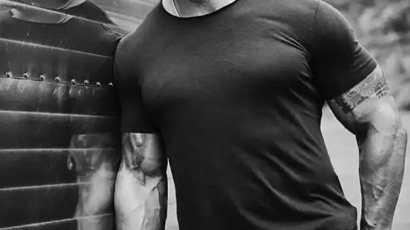 Dwayne Johnson, mejor conocido como “La Roca” prometió no volver a usar armas reales en sus películas Dwayne Johnson, mejor conocido como “La Roca” prometió no volver a usar armas reales en sus películas