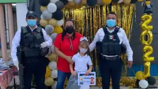 Policías de Tamaulipas vieron la situación de la niña y hallaron la manera de resolverla