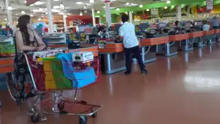 Empleados contaron a Por Esto! que una de sus compañeras con COVID-19 está grave en un hospital de Cozumel