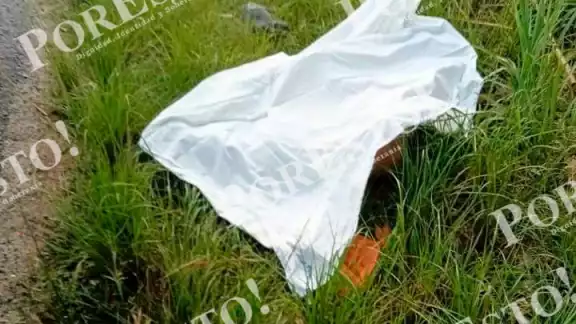 El cuerpo quedó tirado en plena avenida, por lo que fue reportado a las autoridades El cuerpo quedó tirado en plena avenida, por lo que fue reportado a las autoridades