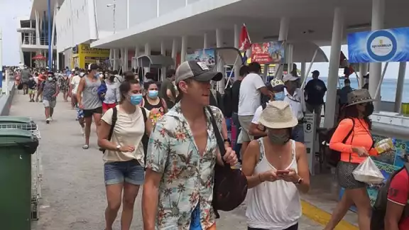 Prestadores de servicios turísticos en Cozumel indicaron que la fue una excelente temporada vacacional con respecto al arribo de visitantes Prestadores de servicios turísticos en Cozumel indicaron que la fue una excelente temporada vacacional con respecto al arribo de visitantes