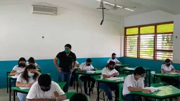 Ninguno de los casos positivos es de gravedad; el sector no
registra decesos en la ínsula desde el inicio de la pandemia Ninguno de los casos positivos es de gravedad; el sector no
registra decesos en la ínsula desde el inicio de la pandemia