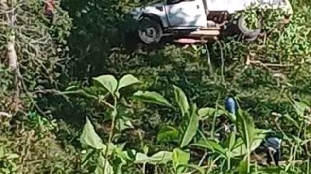 Tres muertos y ocho heridos dejó la volcadura de un camión que llevaba votantes para la consulta de Revocación de Mandato en Chiapas.