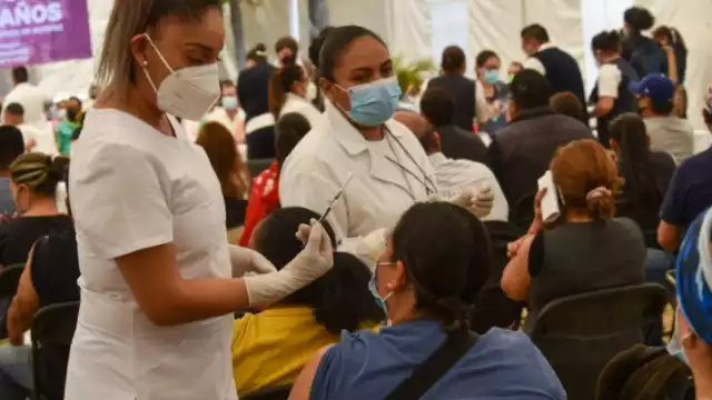 Las personas que vayan a recibir dosis en la CDMX deberán llevar impreso su expediente de vacunación