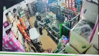 Robo con violencia en Cancún: Sujetos armados asaltaron una tortillería y tienda de abarrotes (VIDEO)