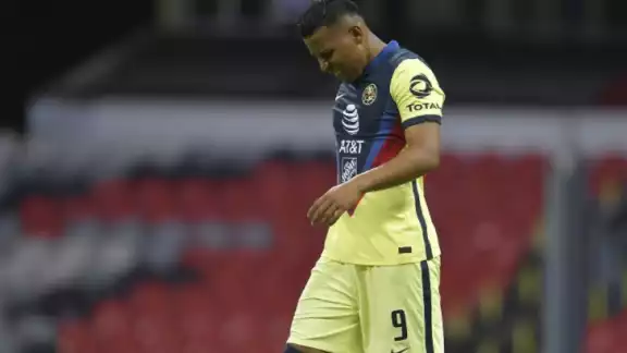 Jugadores del Club América son multados por $100 mil pesos cada uno Jugadores del Club América son multados por $100 mil pesos cada uno
