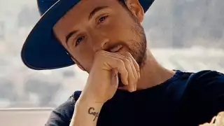 Jesús Zavala es conocido por su icónico personaje de Hugo Sánchez en la serie de Netflix, Club de Cuervos