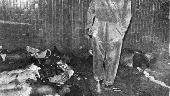 Éste fue el único medio que documentó y publicó las fotografías de jóvenes, madres y niños asesinados en aquella noche Éste fue el único medio que documentó y publicó las fotografías de jóvenes, madres y niños asesinados en aquella noche