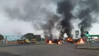 Bloqueos y balaceras se reportan