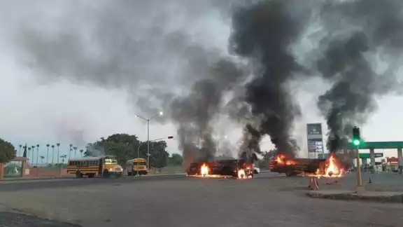 Bloqueos y balaceras se reportan Bloqueos y balaceras se reportan
