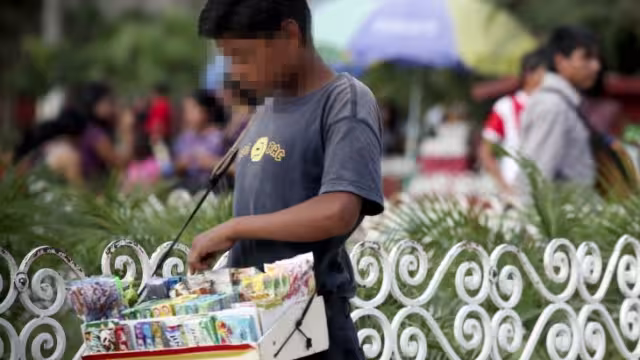 La Ley del Tabaco prohíbe utilizar a los infantes para la venta de cigarros