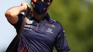 Se hizo oficial que el piloto mexicano Sergio 'Checo' Pérez seguirá en la escudería Red Bull Racing para la temporada 2022