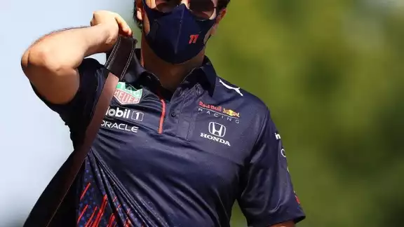 Se hizo oficial que el piloto mexicano Sergio 'Checo' Pérez seguirá en la escudería Red Bull Racing para la temporada 2022 Se hizo oficial que el piloto mexicano Sergio 'Checo' Pérez seguirá en la escudería Red Bull Racing para la temporada 2022