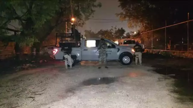 Fuerzas policiacas catean una vivienda en la colonia Dzununcán