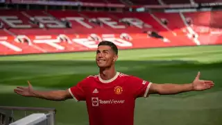 El jugador portugués participó en un video a lado de su familia, en donde recrean la película favorita navideña de muchos, ‘Mi Pobre Angelito'