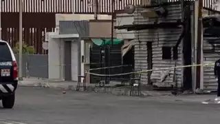 Aparentemente, el siniestro fue provocado por un sujeto identificado como José Luis Limón, quien intentaba huir de la entidad rumbo a Sonoyta.