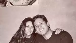 Diego Boneta le entregó un anillo de promesa a Renata Notni en Nueva York, pues el de compromiso se lo dará frente a sus familias, así lo dio a conocer una fuente cercana al actor