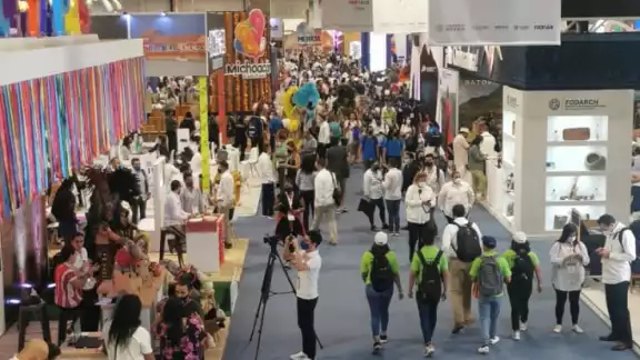 Aunque no se tiene una dato exacto, esta mañana el Centro de Convenciones Yucatán Siglo XXI registra gran afluencia Aunque no se tiene una dato exacto, esta mañana el Centro de Convenciones Yucatán Siglo XXI registra gran afluencia