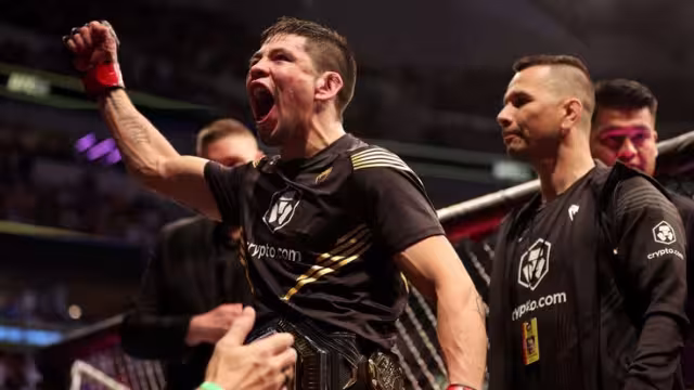 El peleador mexicano derrotó a Kai Kara-France por la vía del KO, en el tercer round