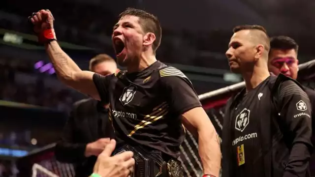 El peleador mexicano derrotó a Kai Kara-France por la vía del KO, en el tercer round