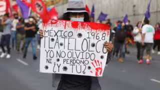 De acuerdo a las autoridades se registró slado blanbo salvo cinco policías lesionados