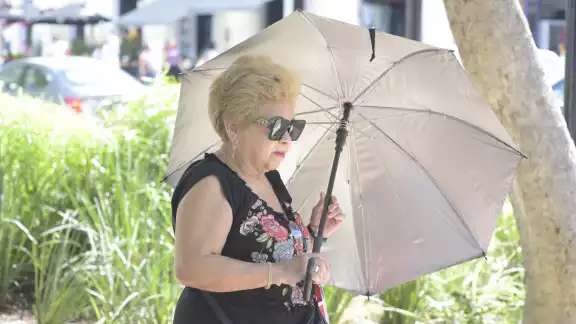 Especialista de la UADY invita a tomar medidas para prevenir golpes de calor o la deshidratación Especialista de la UADY invita a tomar medidas para prevenir golpes de calor o la deshidratación