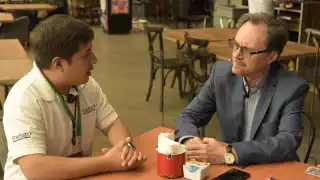 “La poesía todavía está vigente y es necesaria”: José Javier Villarreal destaca importancia del género durante la FILEY 2025 