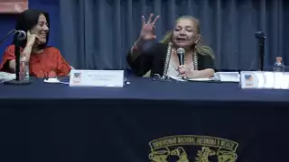 La experta habló de puentes tendidos por la literatura y artes entre ambas capitales