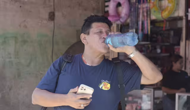 No sólo habrá calor, también se esperan vientos fuertes en la región.