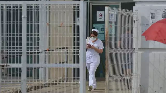 El 47.1 % de la población ocupada de mujeres y 34.3 de hombres gana un salario mínimo