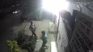 Difunden video de asaltante que intentaba robar a joven en Cancún