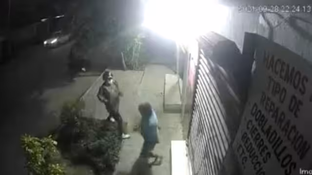 Difunden video de asaltante que intentaba robar a joven en Cancún