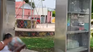 El parador de libros fue instalado en el parque central hace 5 años