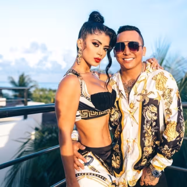 La madre de la modelo despotricó contra su yerno y lo señaló de manipulador, incluso comparó a su hija con Alma Cero, exesposa del cantante