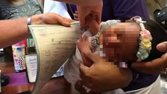 La niña es la primera con llevar su nombre completo en maya en la Península de Yucatán